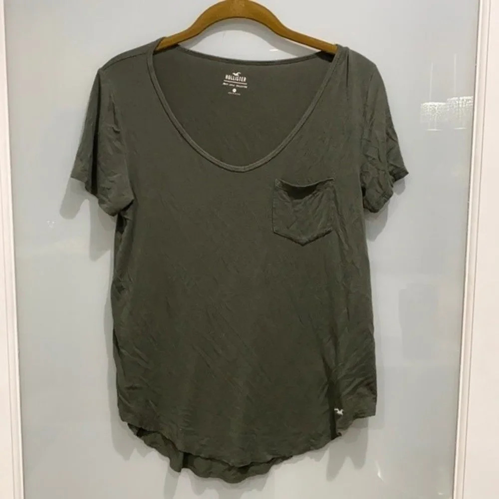 Hollister Women's V-Neck Green Basic Loose Short Sleeve Shirt Tee Top XS
